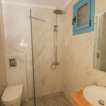 Hotel Akrotiri *