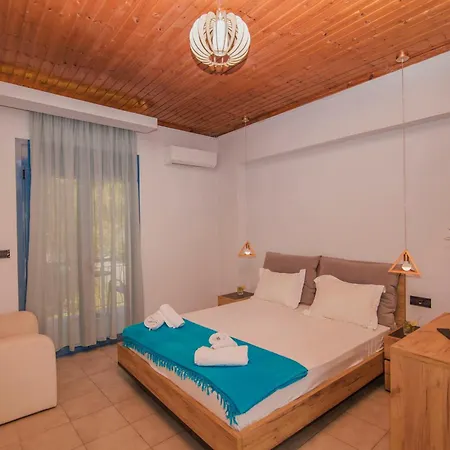 Hotel Akrotiri *