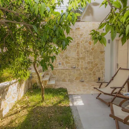 Hotel Akrotiri *